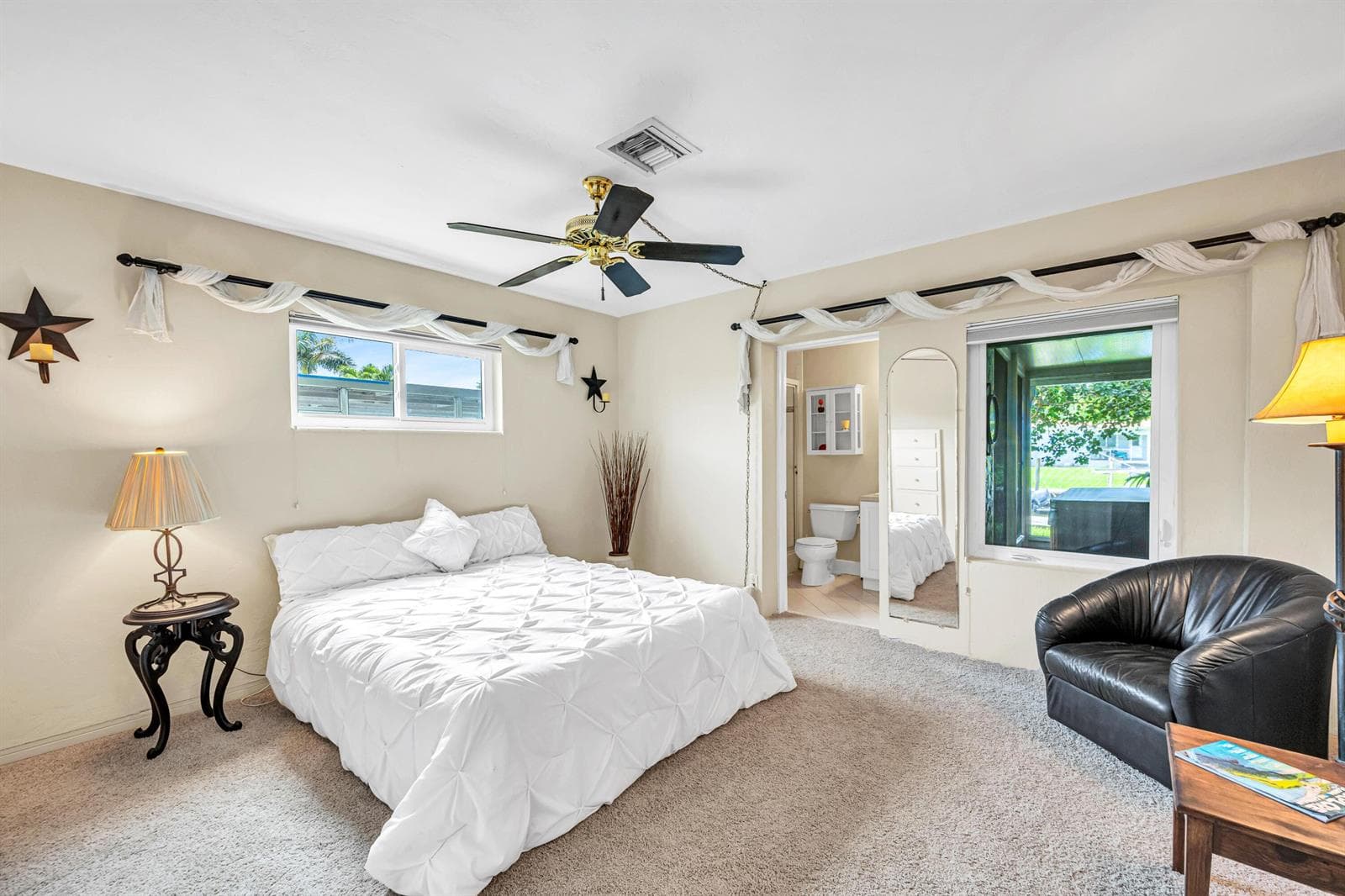 1200 ORANGE ISLE-43