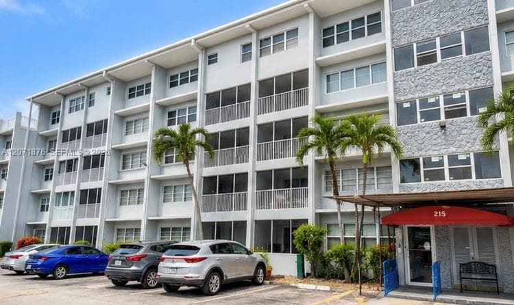 FIRST GULFSTREAM GARDEN · #308C in Hallandale Beach - Photo 13