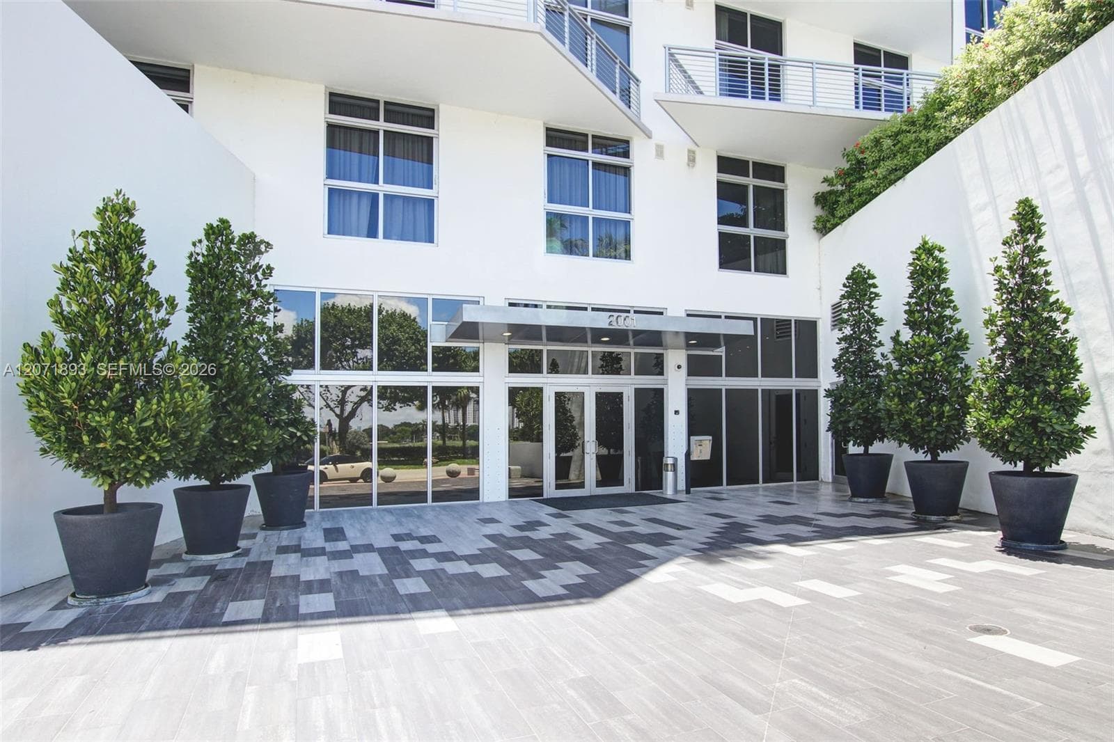 THE MERIDIAN CONDO · #518 in Miami Beach - Photo 32