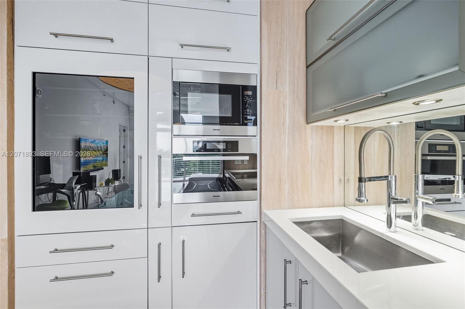 THE MERIDIAN CONDO · #518 in Miami Beach - Photo 9