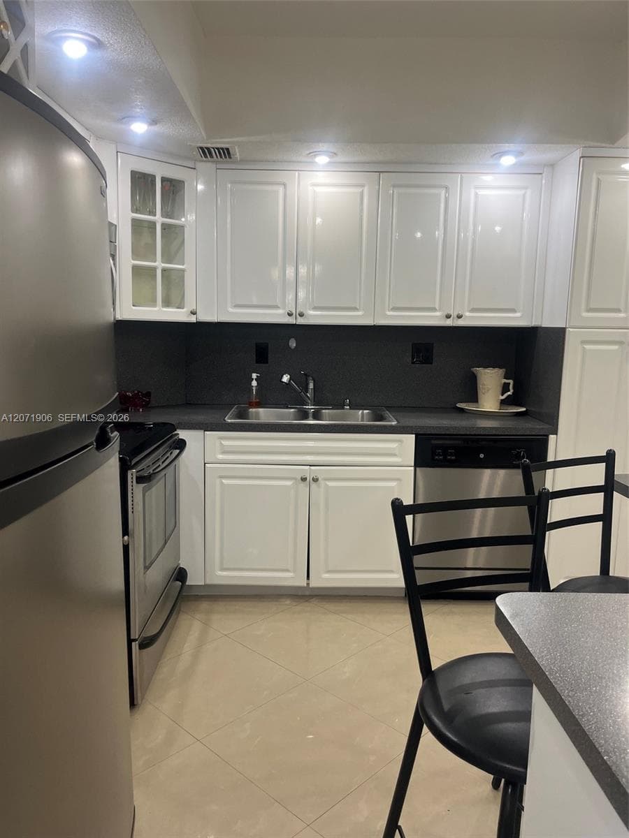ARLEN HOUSE CONDO · #1707 in Sunny Isles Beach - Photo 13