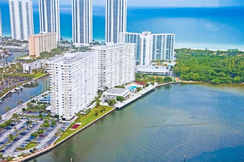 ARLEN HOUSE CONDO · #1707 in Sunny Isles Beach - Photo 1