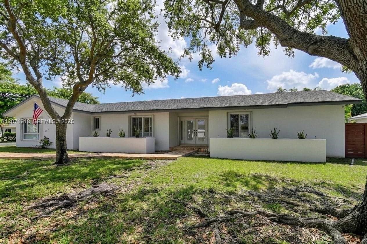 13241 SW 104th Ave photo 1