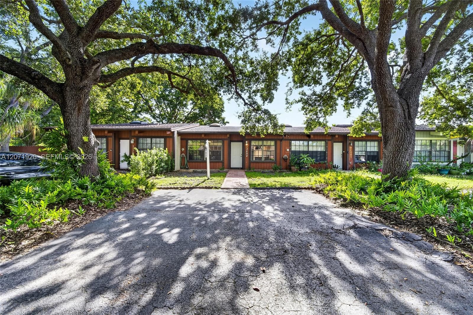 13504 SW 102nd Ln photo 2
