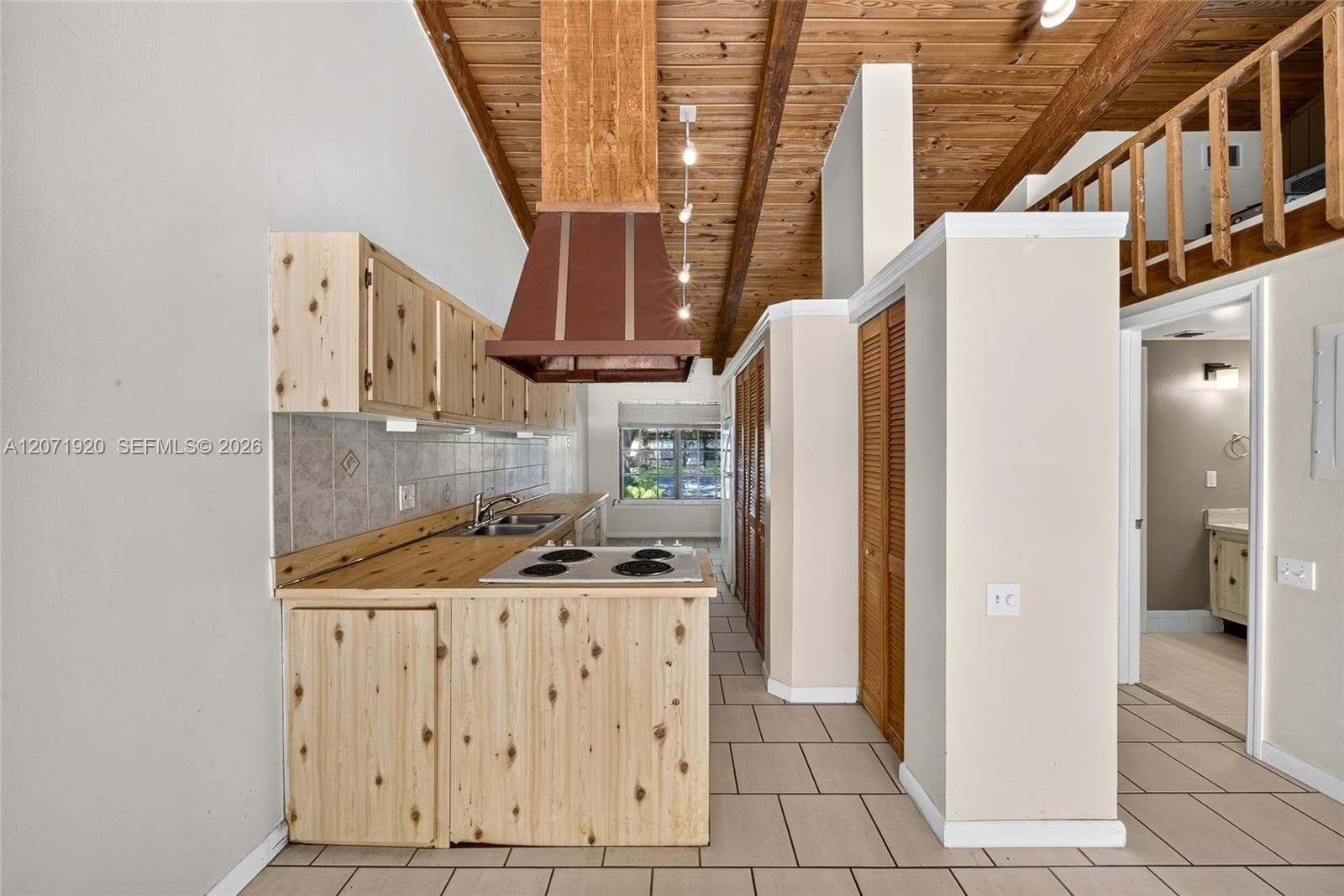 13504 SW 102nd Ln photo 6