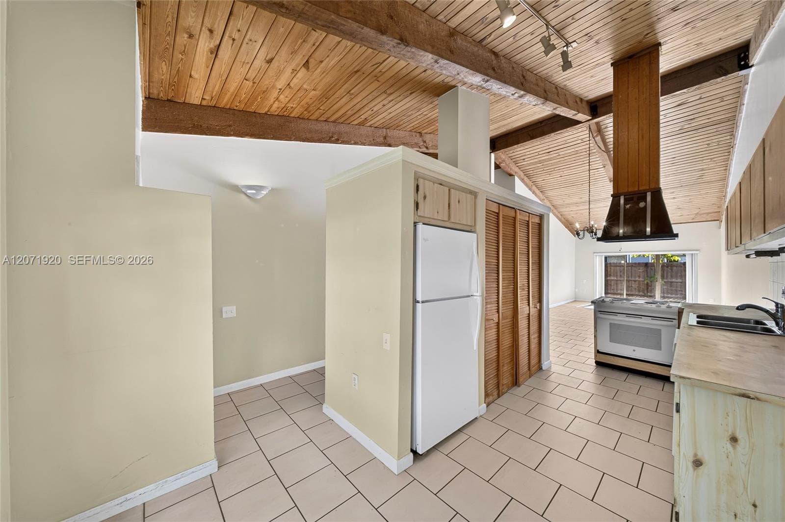 13504 SW 102nd Ln photo 3