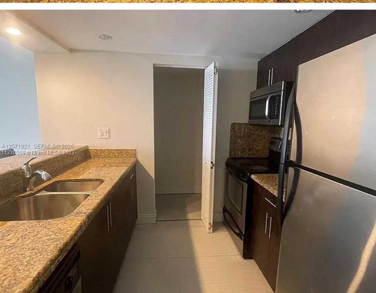 MADISON DOWNTOWN CONDO · #W-2205 in Miami - Photo 3