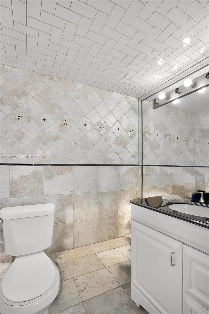 ELDORADO PLAZA WEST CONDO · #18 in Hallandale Beach - Photo 5