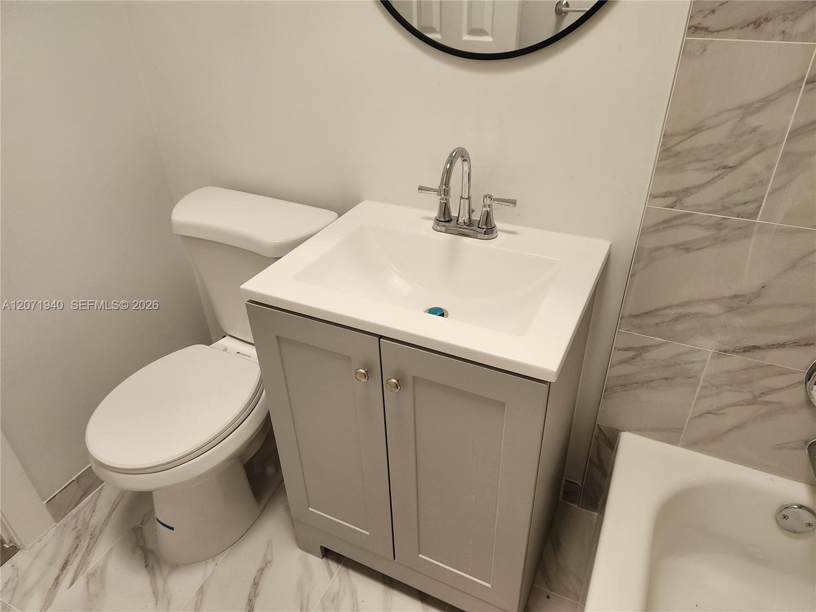 MARSEILLES DECO CONDO · #4 in Miami Beach - Photo 10