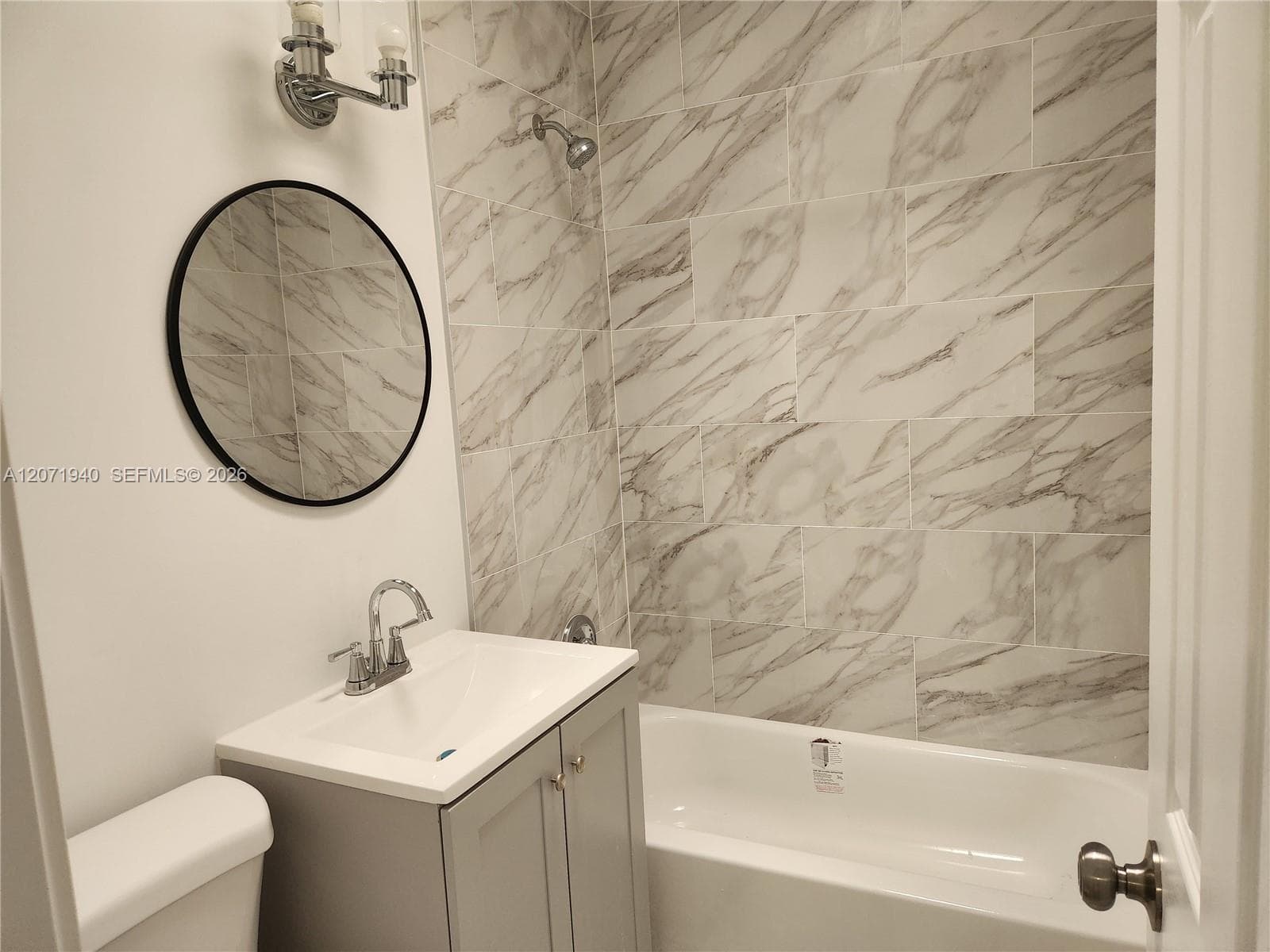 MARSEILLES DECO CONDO · #4 in Miami Beach - Photo 11