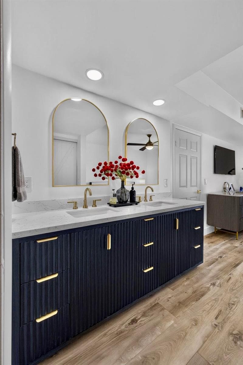 Dual Vanities!