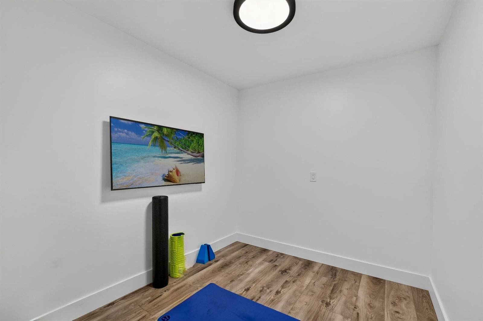 Spacious Flex Room