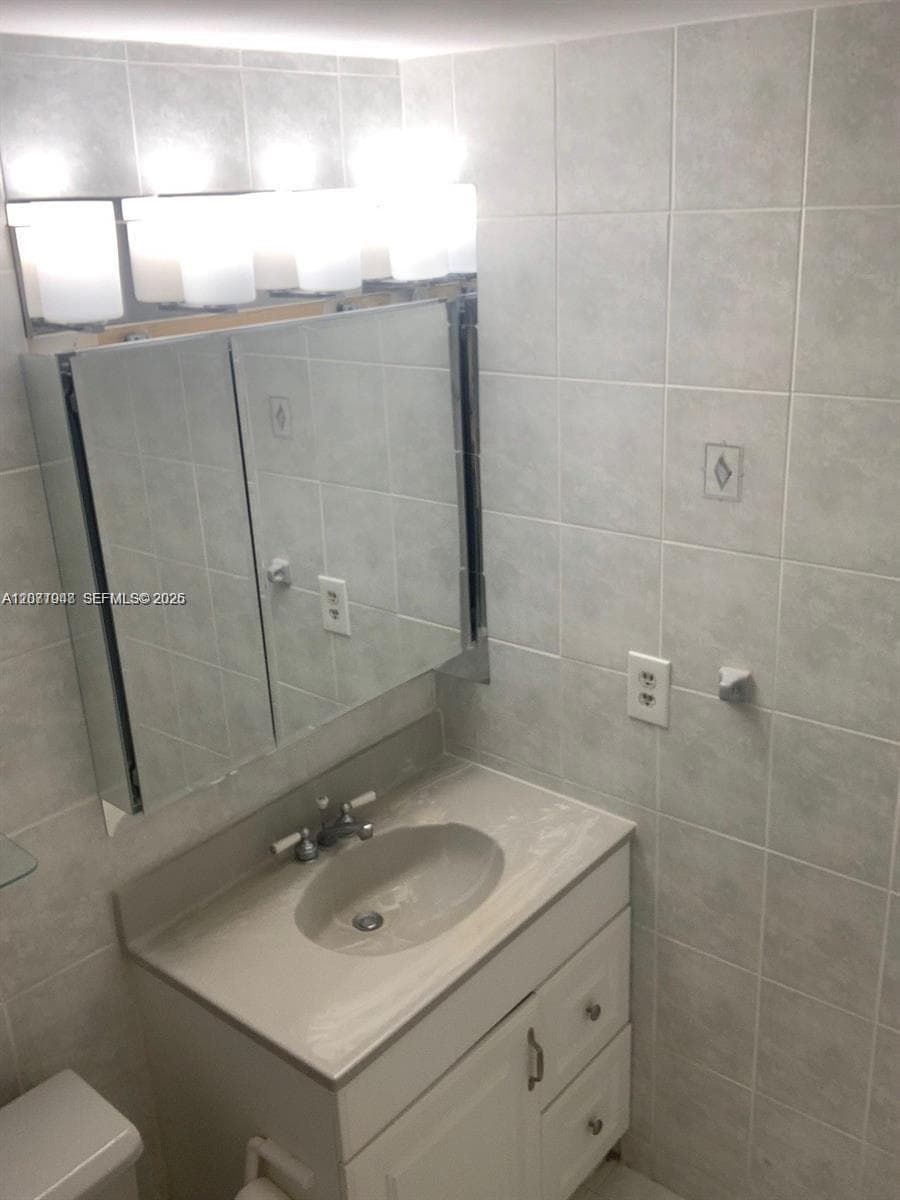 BAYVIEW TERR CONDO · #1415 in Miami Beach - Photo 16