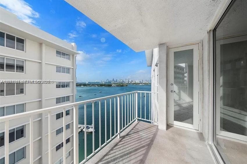 BAYVIEW TERR CONDO · #1415 in Miami Beach - Photo 1