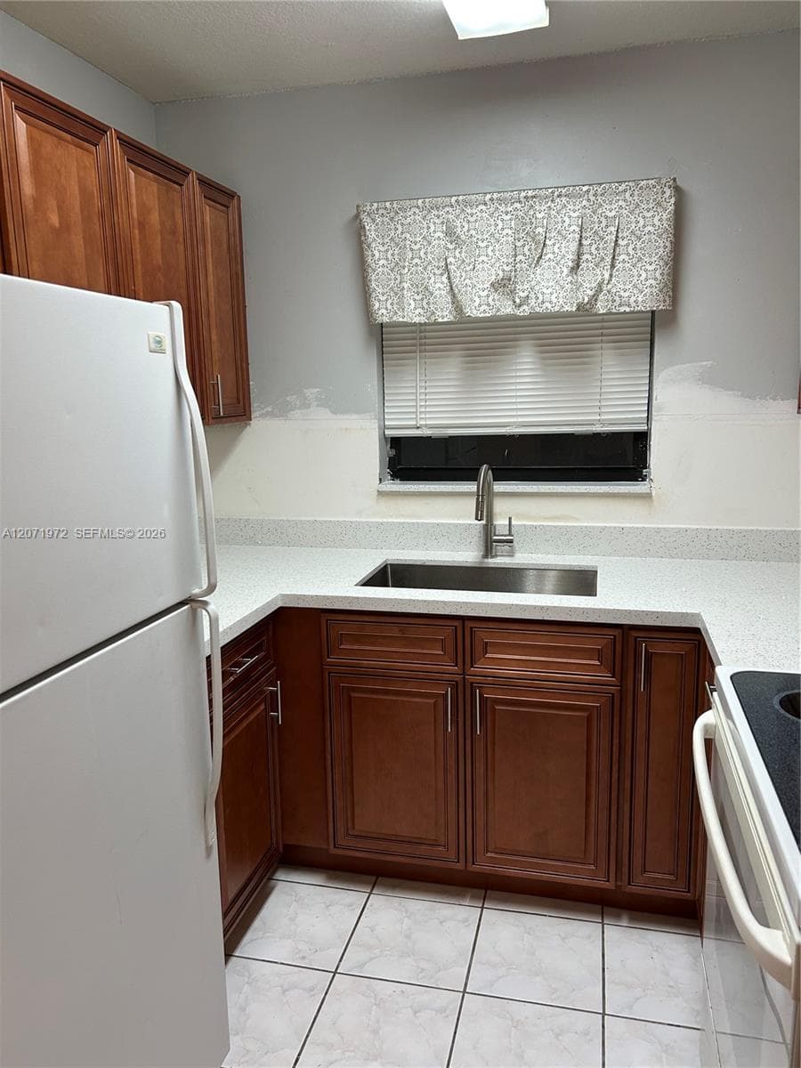 MADISON CONDO · #14 in Hollywood - Photo 5