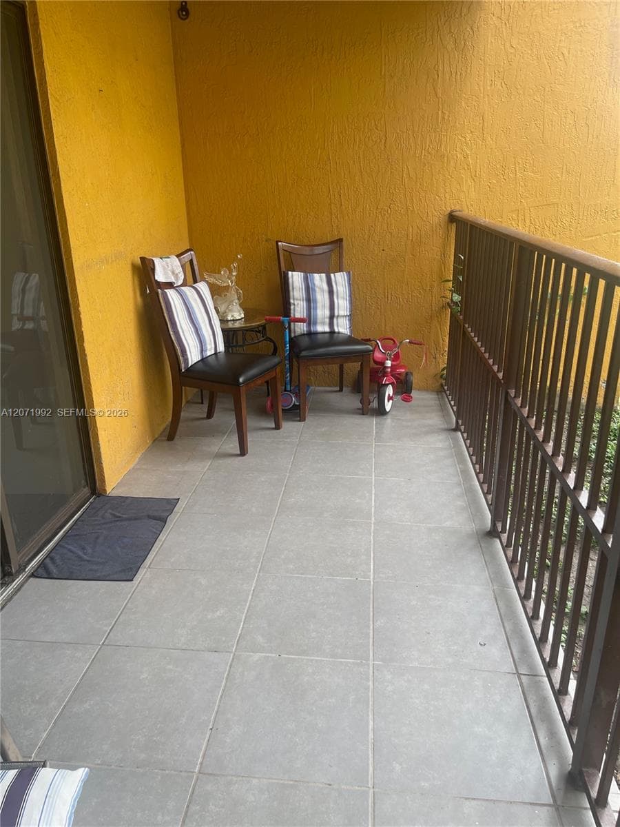 SOLEI LAKE CONDO · #102 in Sweetwater - Photo 3