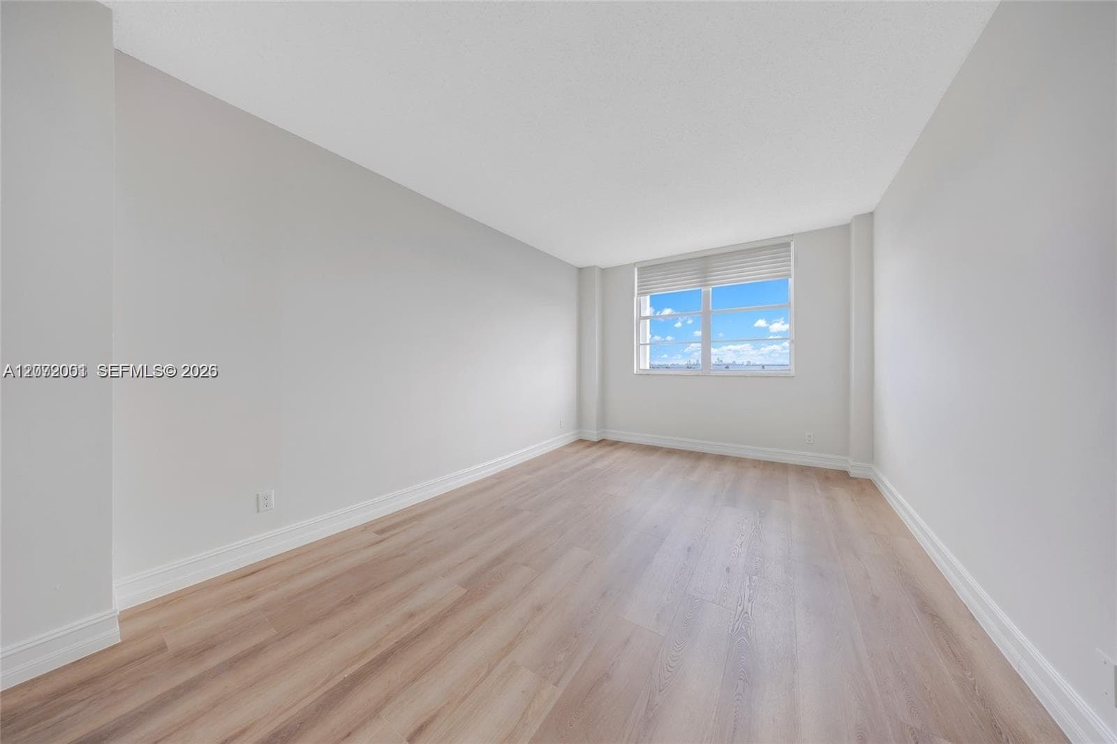 ISLAND PLACE AT NORTH BAY · #7J in North Bay Village - Photo 23