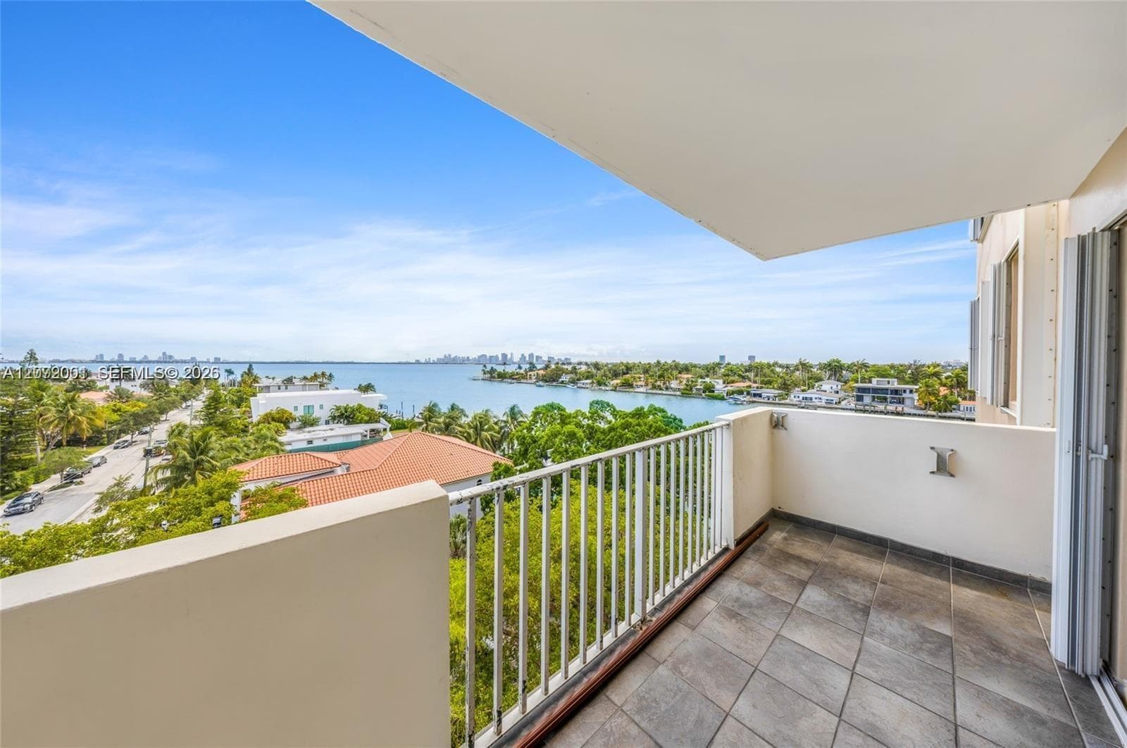 ISLAND PLACE AT NORTH BAY · #7J in North Bay Village - Photo 3