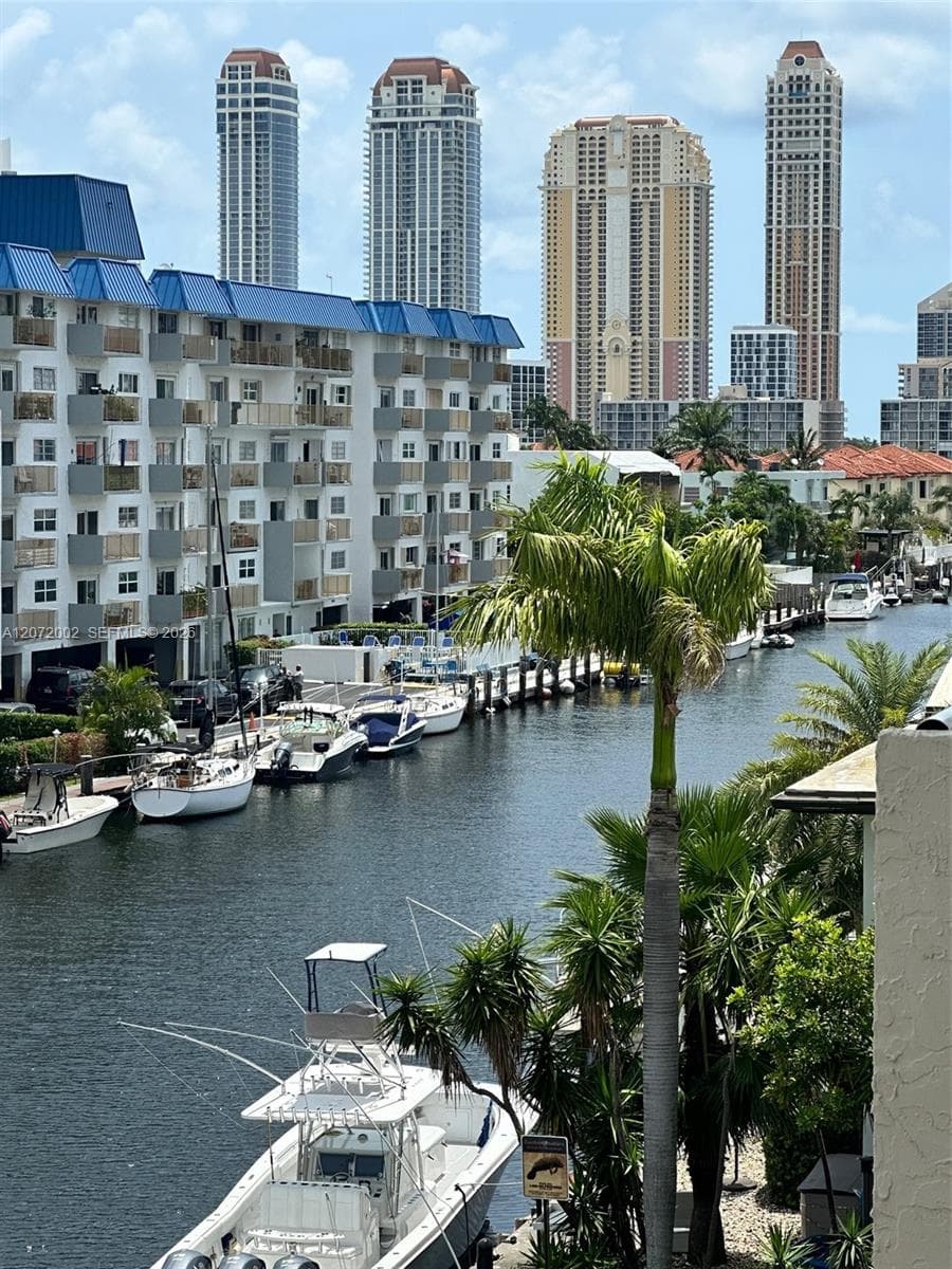 BAYVIEW POINT SOUTH CONDO · #409 in North Miami Beach - Photo 2