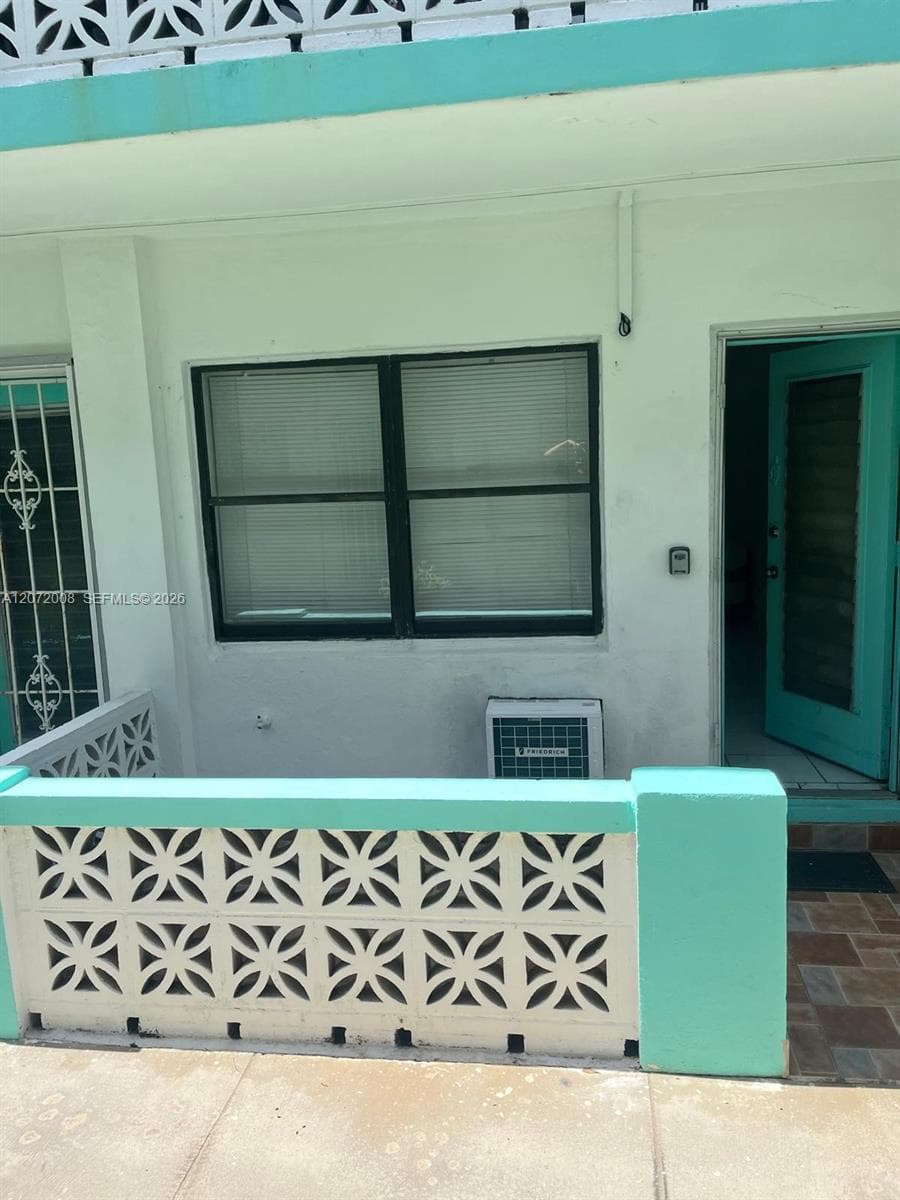 2ND OCEAN FRONT SUB · #40 in Miami Beach - Photo 5