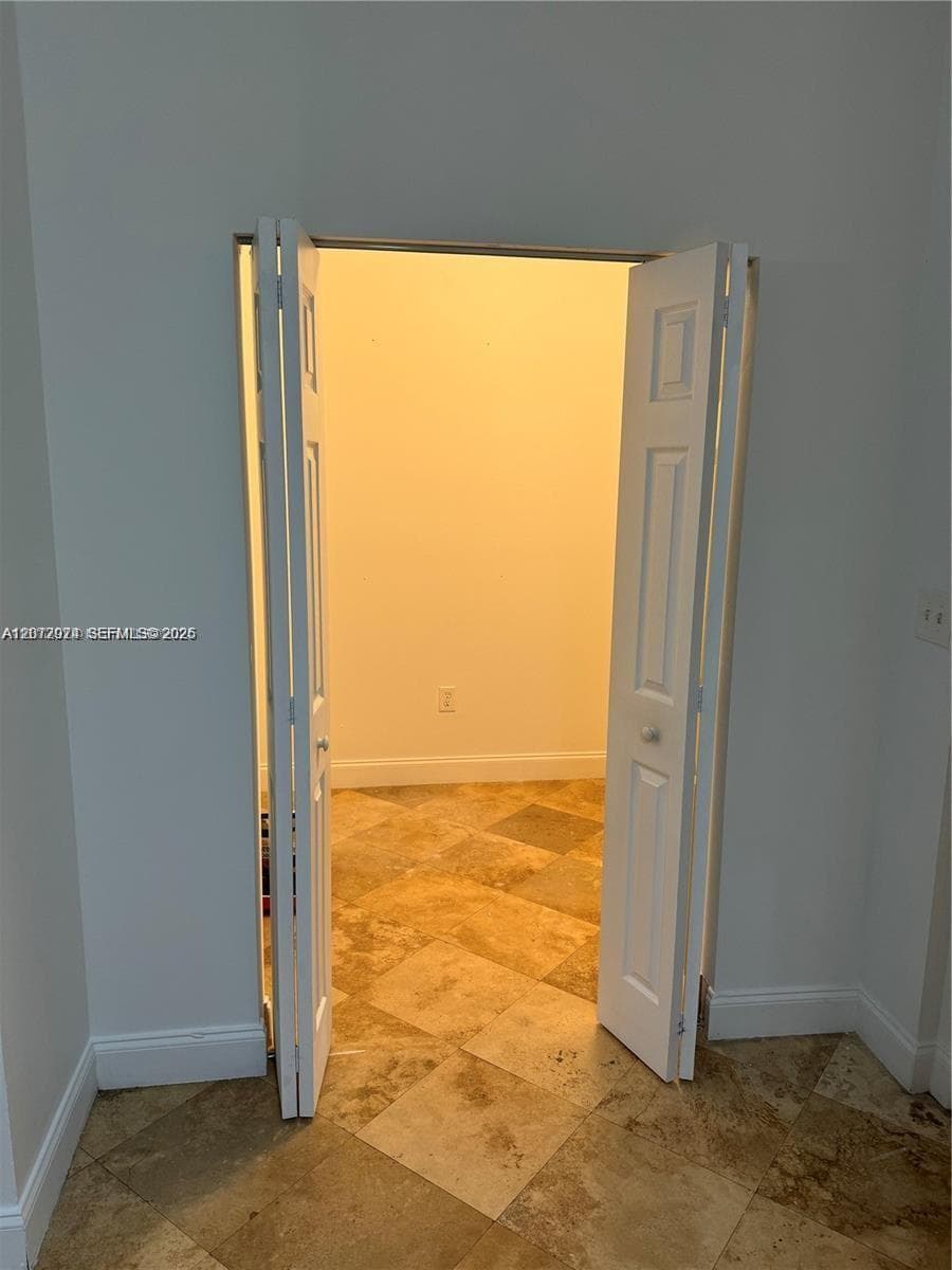 Blue Lagoon Condo · #615 in Miami - Photo 16