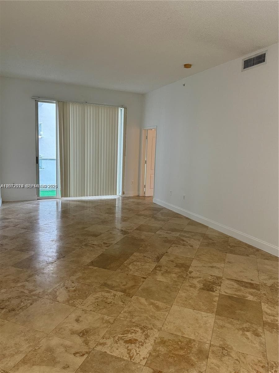 Blue Lagoon Condo · #615 in Miami - Photo 7