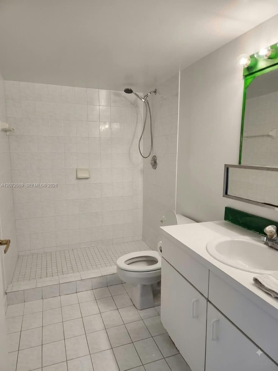 WEST BAY PLAZA CONDO · #506 in Miami Beach - Photo 7