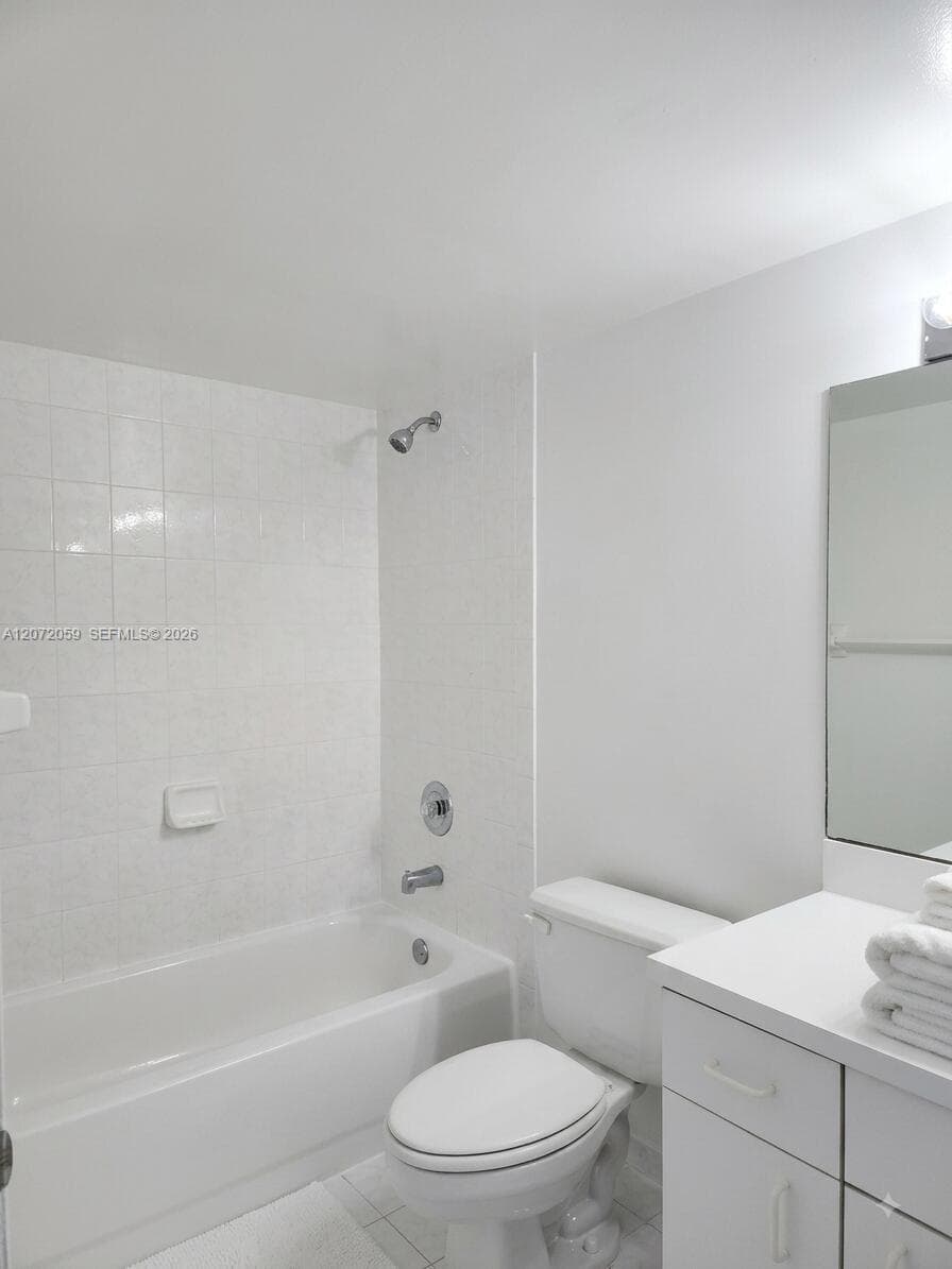 WEST BAY PLAZA CONDO · #506 in Miami Beach - Photo 11