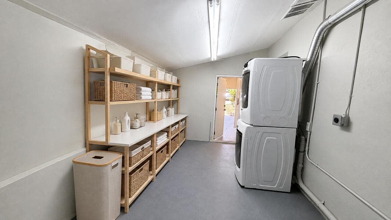 STORAGE ROOM