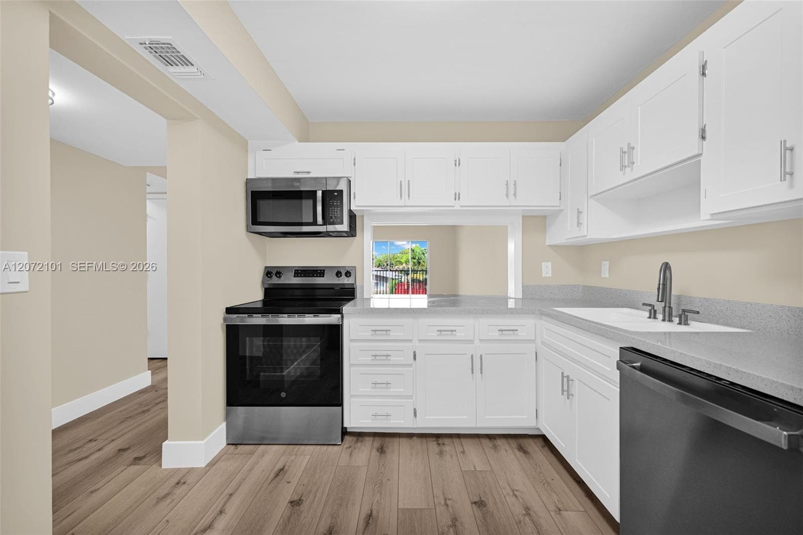 FIRST GULFSTREAM GARDEN · #206B in Hallandale Beach - Photo 13