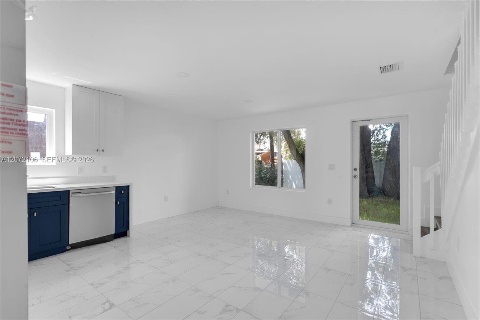 1627 NW 40th St photo 3