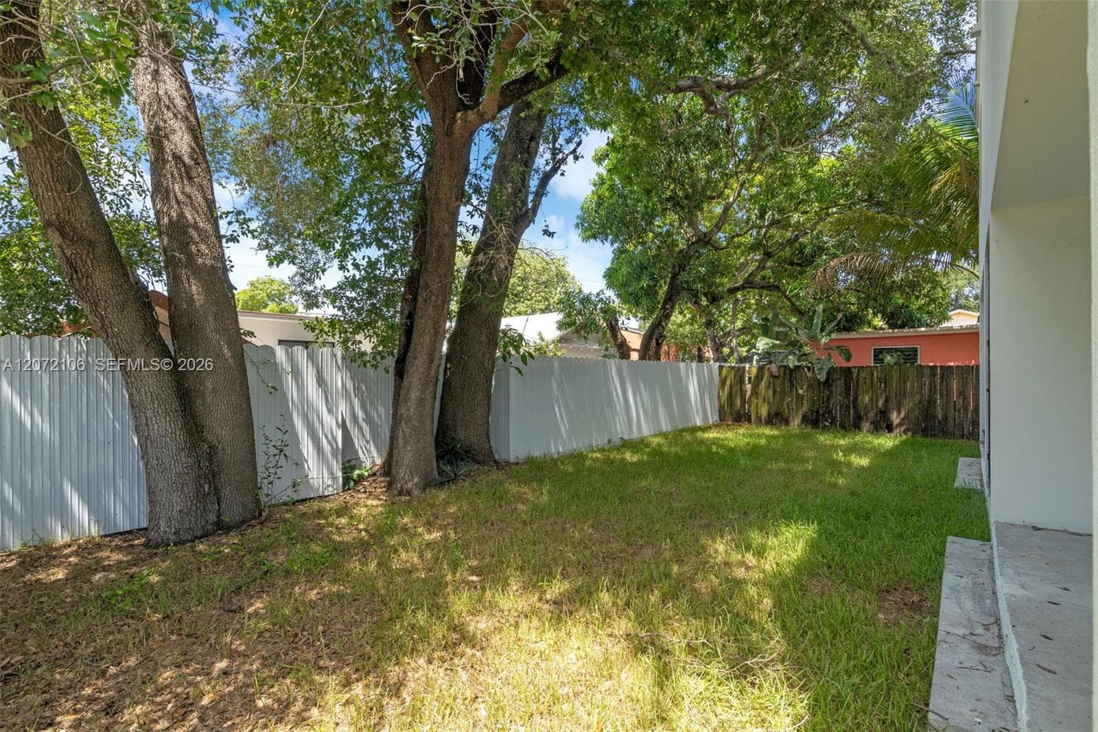 1627 NW 40th St photo 20