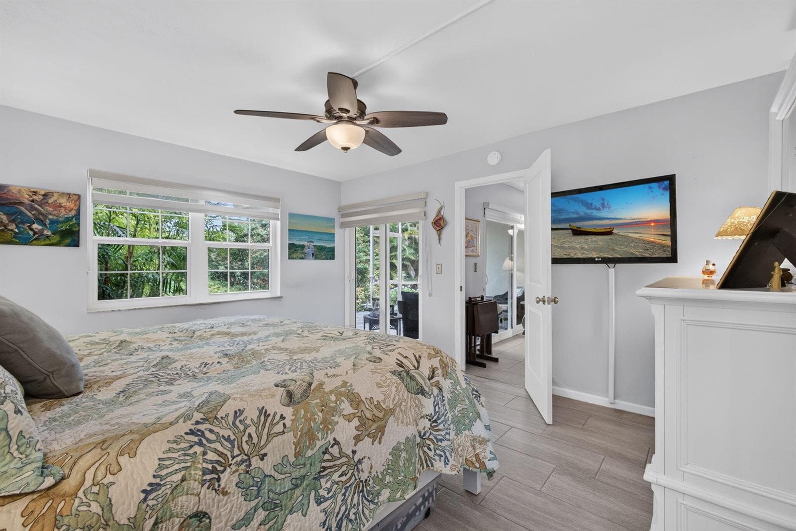 Main BR from Sliding Door without Desk