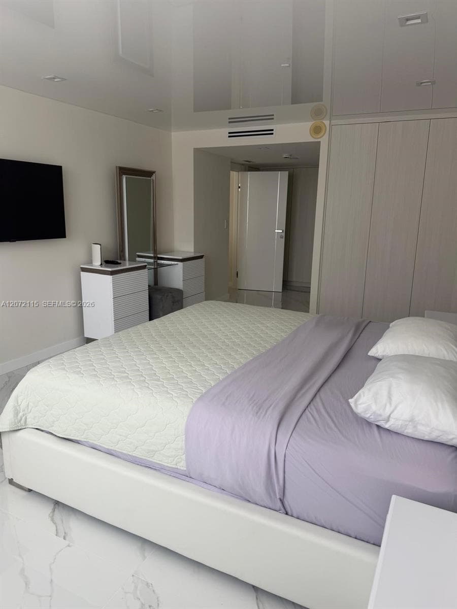 WINSTON TOWERS 200 CONDO · #1414 in Sunny Isles Beach - Photo 1