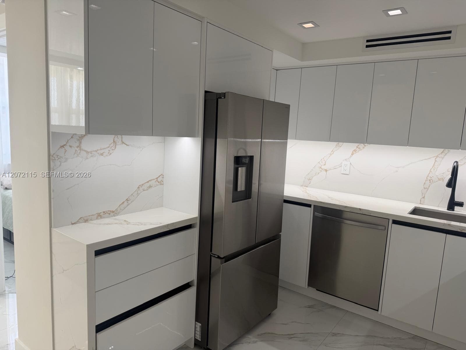 WINSTON TOWERS 200 CONDO · #1414 in Sunny Isles Beach - Photo 8
