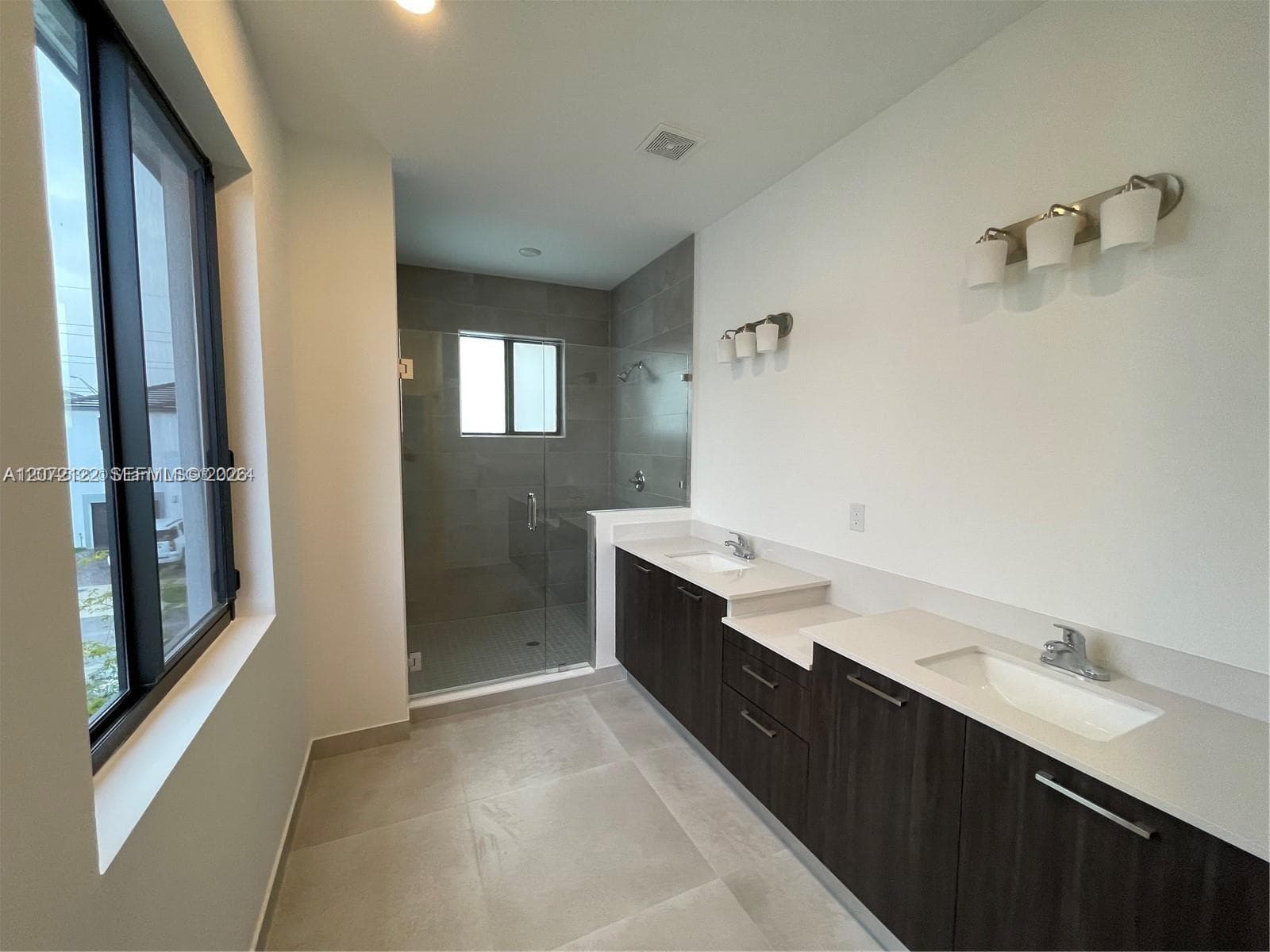 13624 SW 158th Ave photo 9