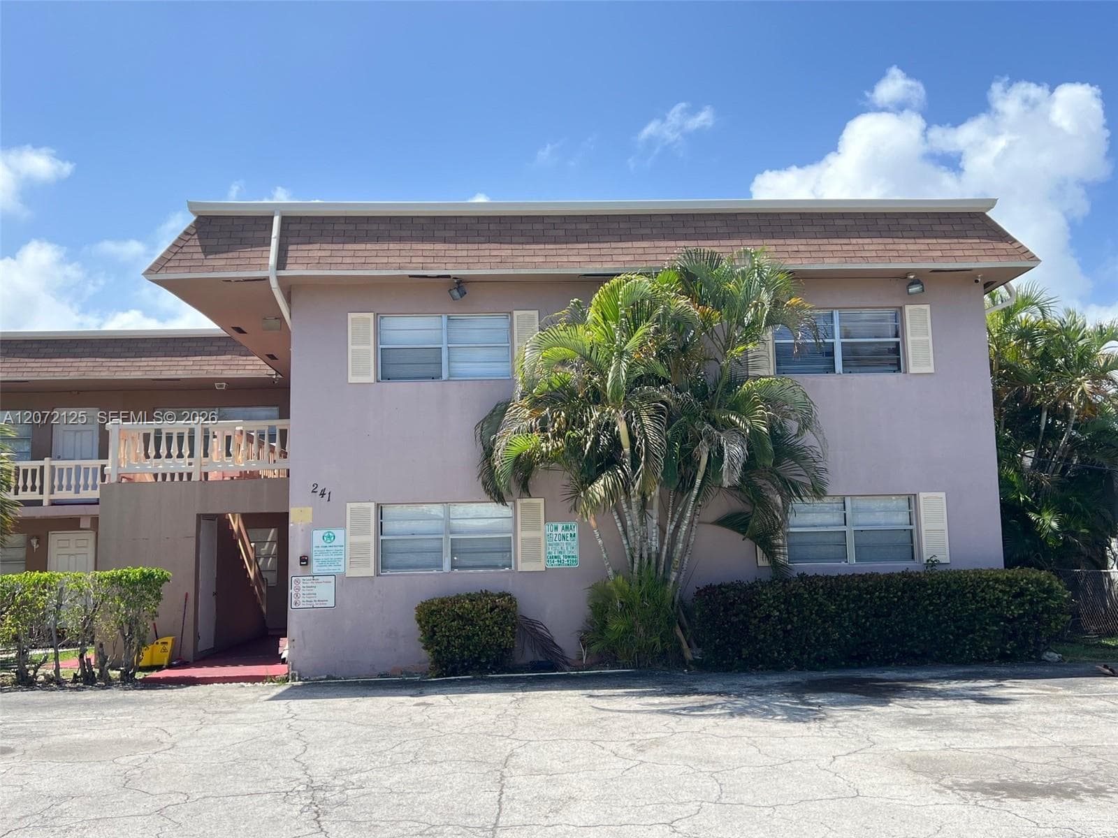 OCEAN DRIVE ESTATES CONDO · #109 in Pompano Beach - Photo 1