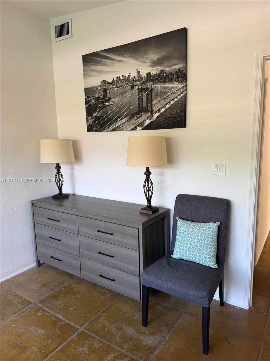 935 Polk St photo 5