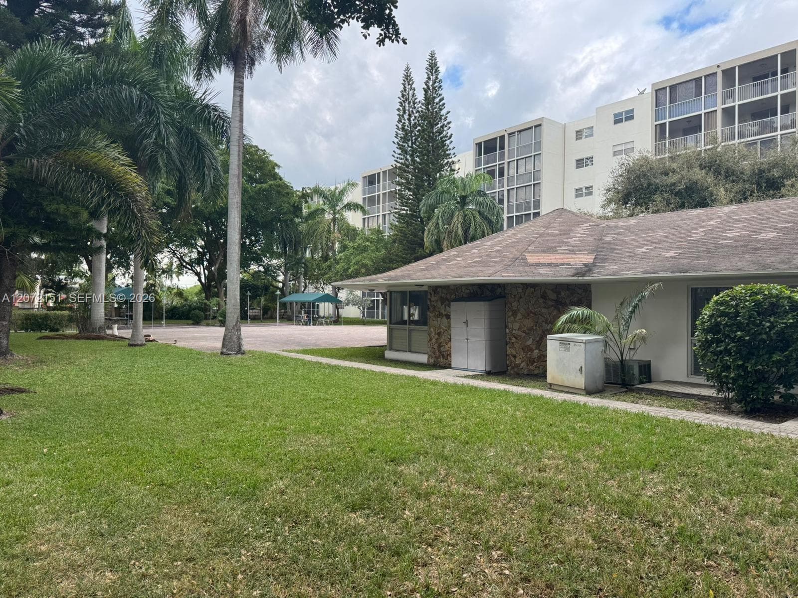 MEADOWBROOK CONDO APTS BL · #302 in Hallandale Beach - Photo 34