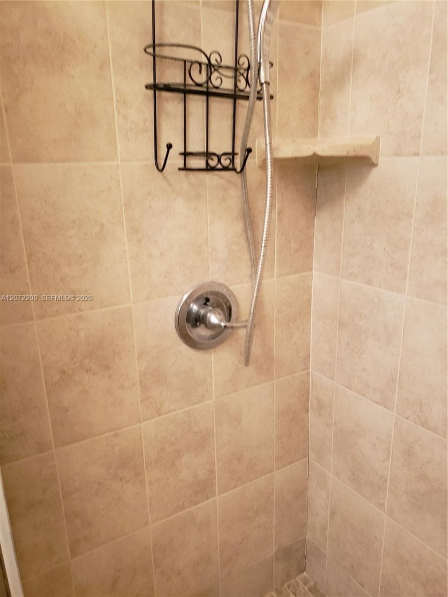 FOX CHASE CONDO #2 · #422 in Miami - Photo 17