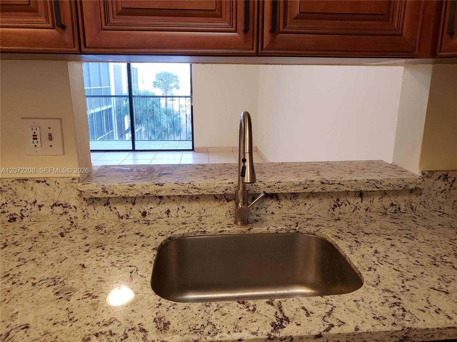 FOX CHASE CONDO #2 · #422 in Miami - Photo 3