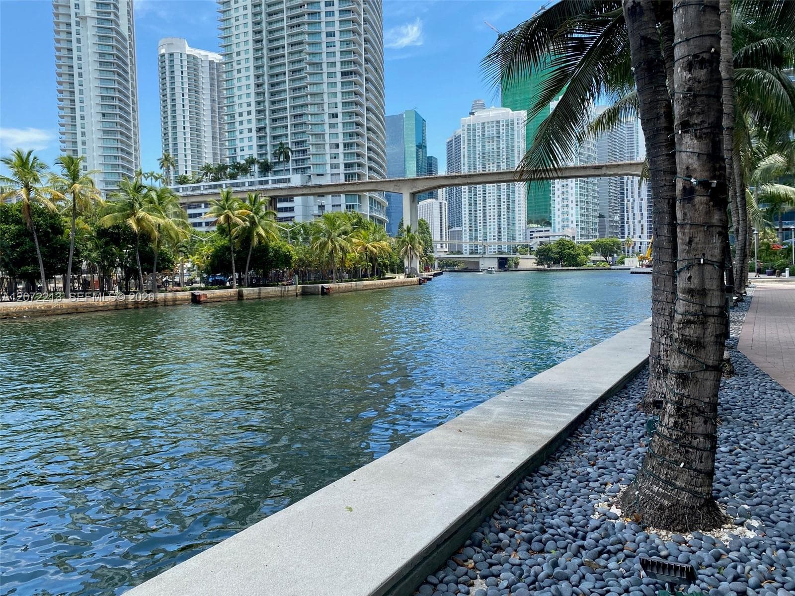 Latitude on the River · #1607 in Miami - Photo 12