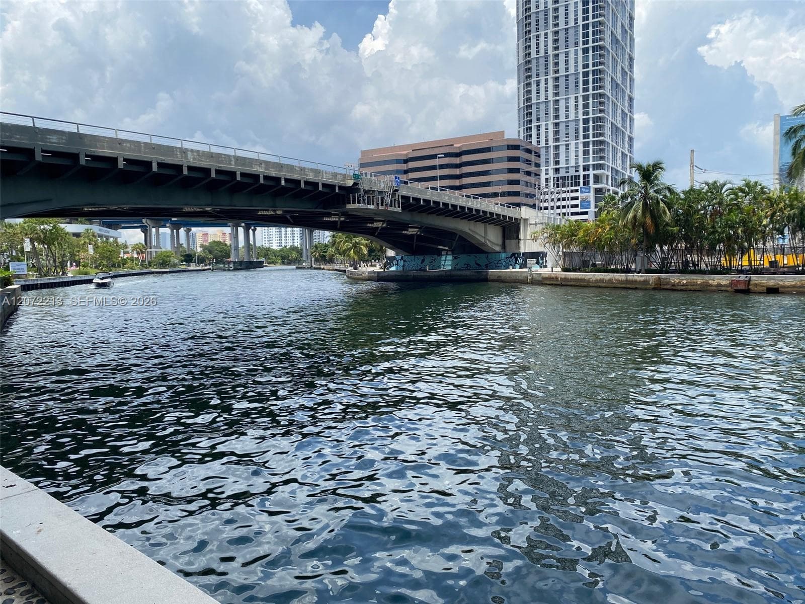 Latitude on the River · #1607 in Miami - Photo 11