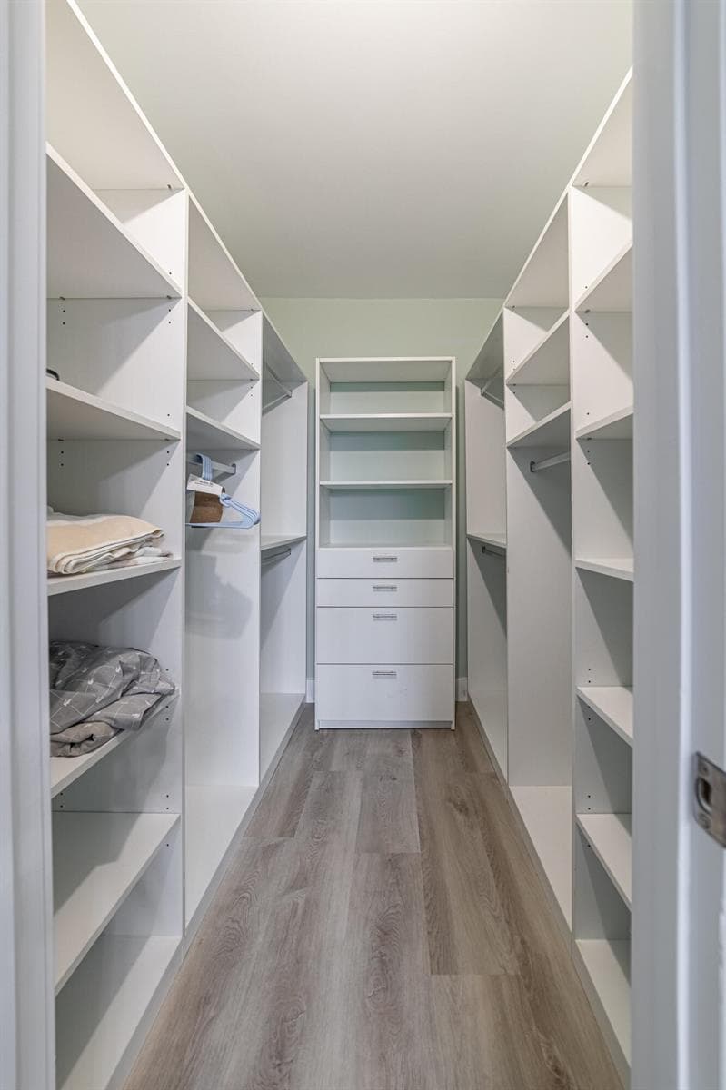 Bedroom2-Closet
