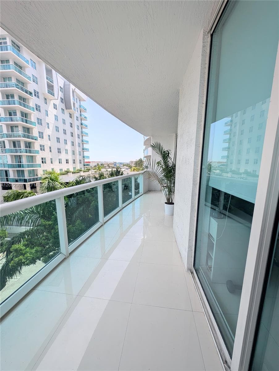 360 condo · #505 in North Bay Village - Photo 2