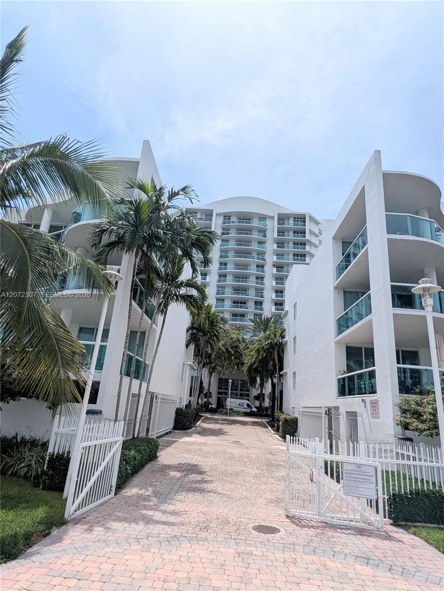 360 condo · #505 in North Bay Village - Photo 28