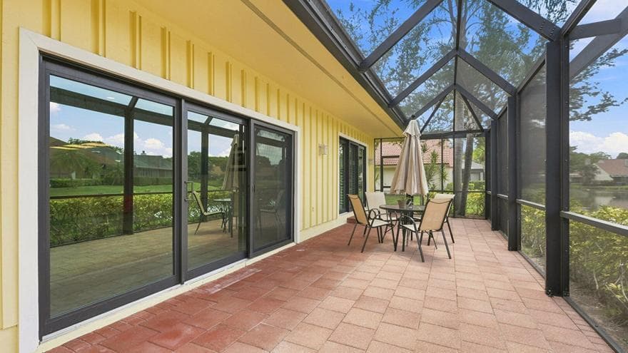 Large Fully Screened in Lanai