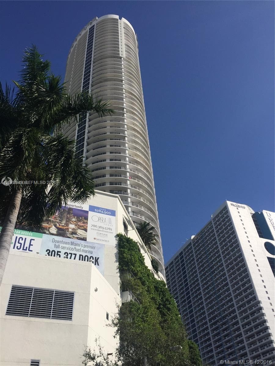 Opera Tower · #2908 in Miami - Photo 3