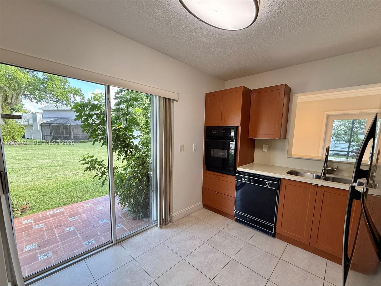 14353 SW 150th Ter photo 3