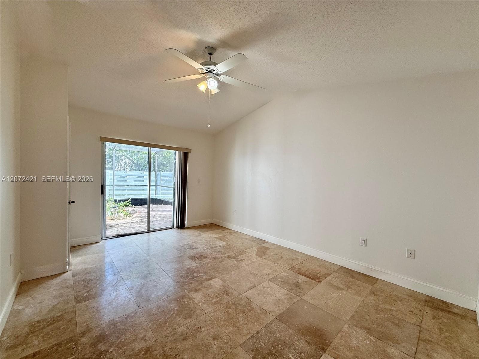 14353 SW 150th Ter photo 4